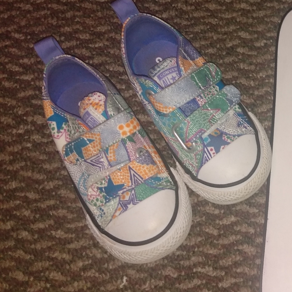 Converse size 7